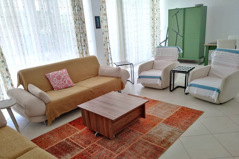 Photo of Livingroom in Lara