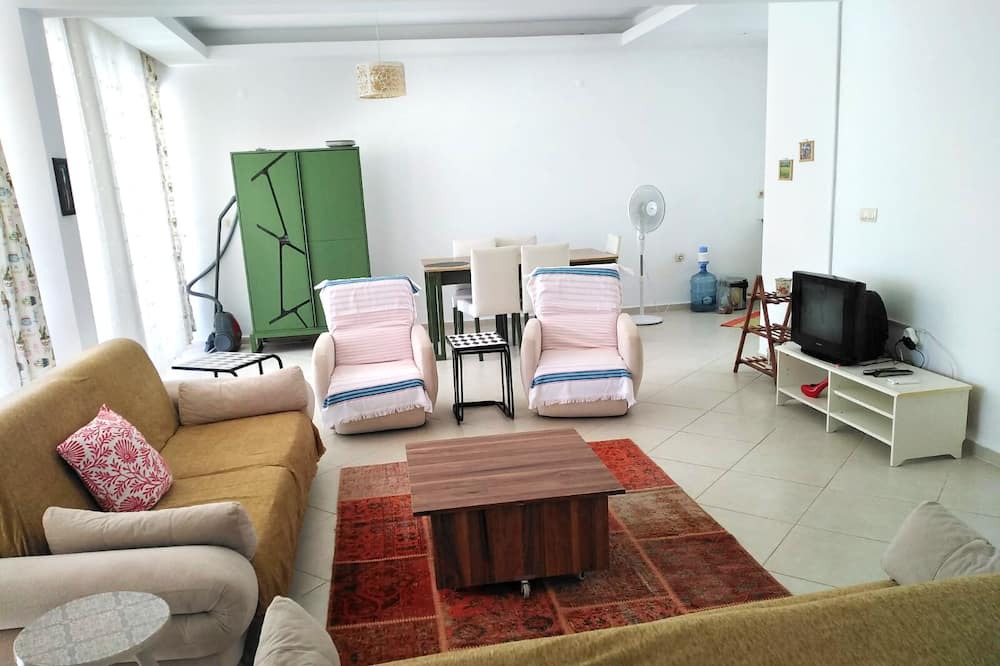 Photo of Livingroom in Lara