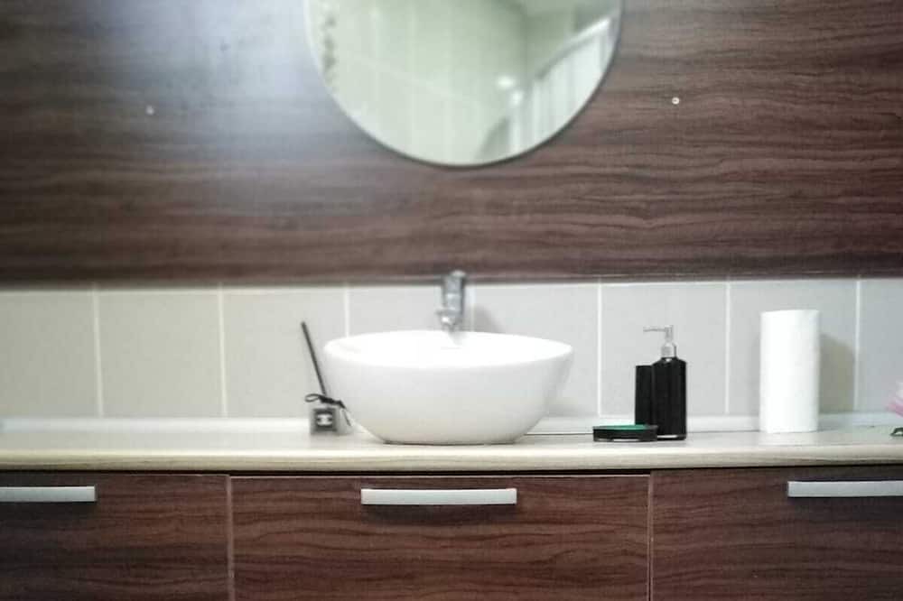 Photo of Bathroom in Lara