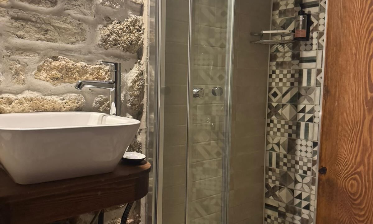 Photo of Bathroom in Yenifoca