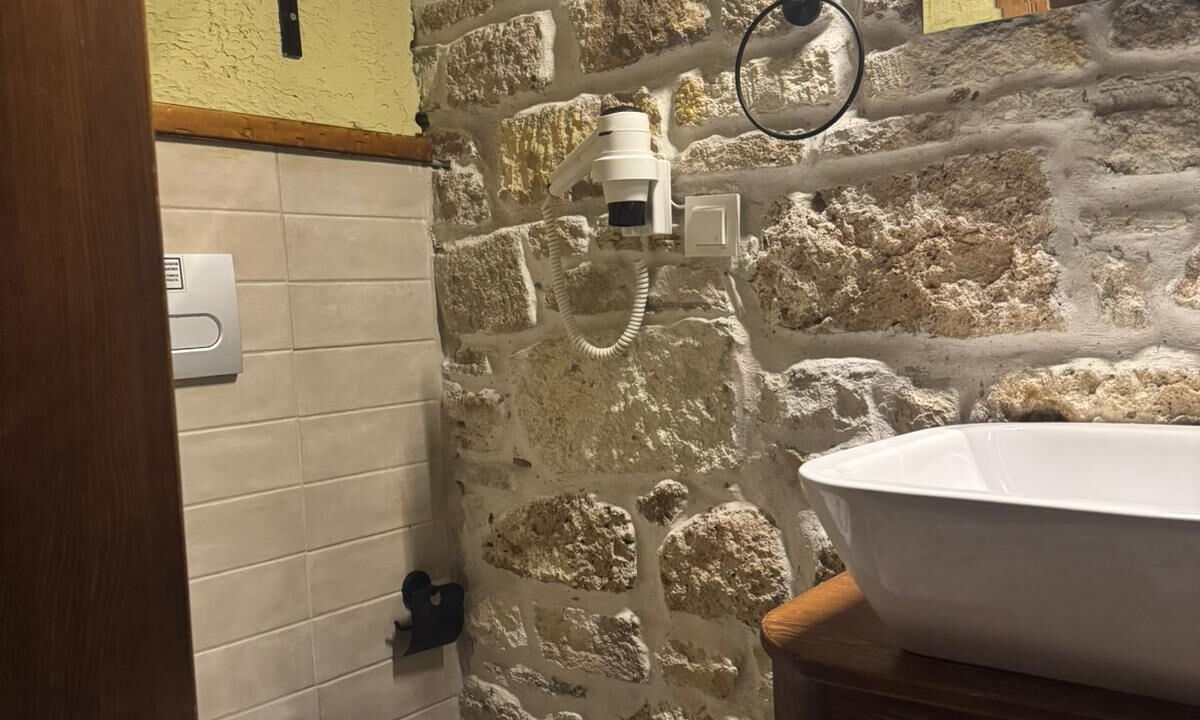 Photo of Bathroom in Yenifoca