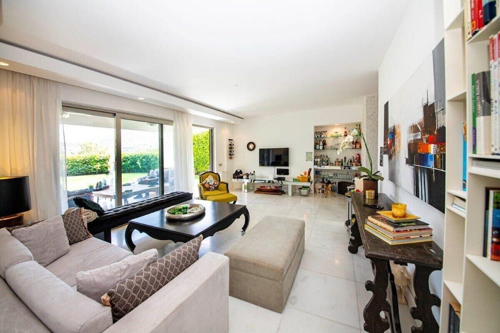 Photo of Livingroom in Golturkbuku