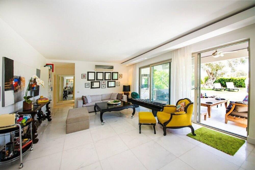 Photo of Livingroom in Golturkbuku