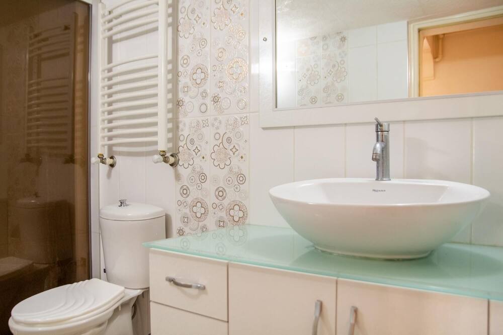 Photo of Bathroom in Bayraklı