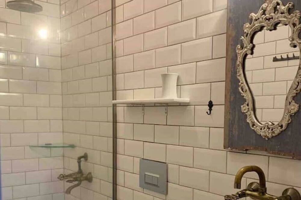 Photo of Bathroom in Behram