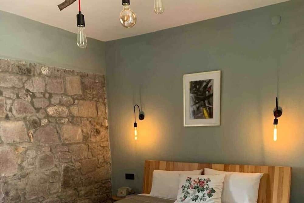 Photo of Bedroom in Behram