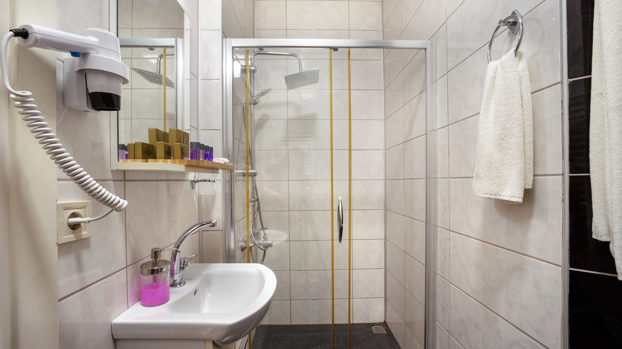 Photo of Bathroom in Pera