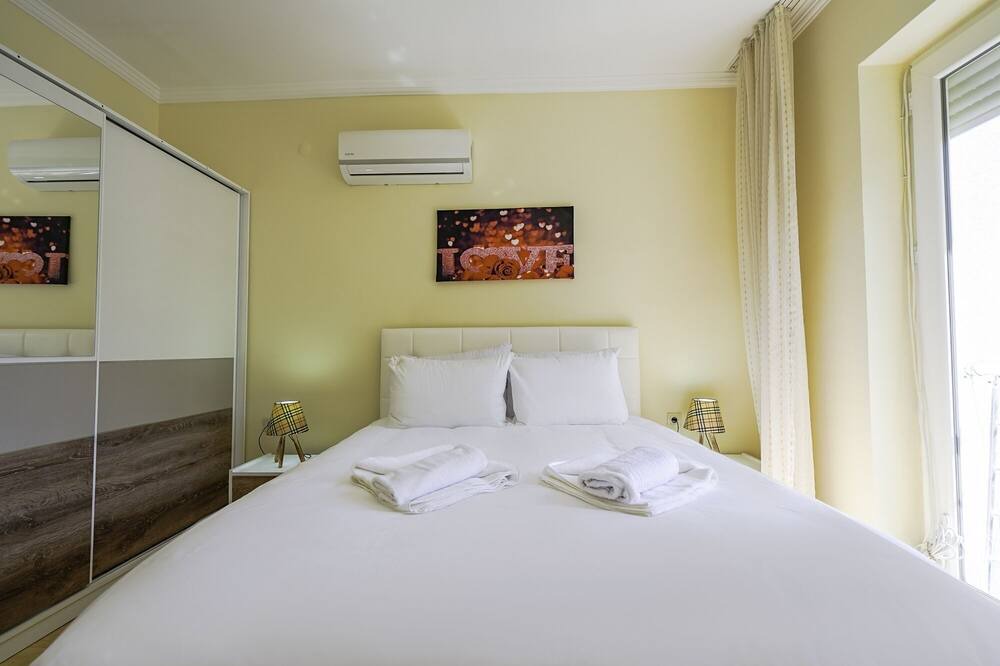 Photo of Bedroom in Lara
