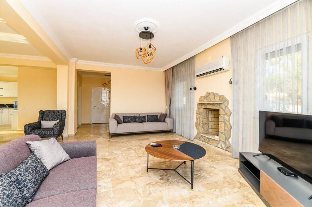 Photo of Livingroom in Faralya