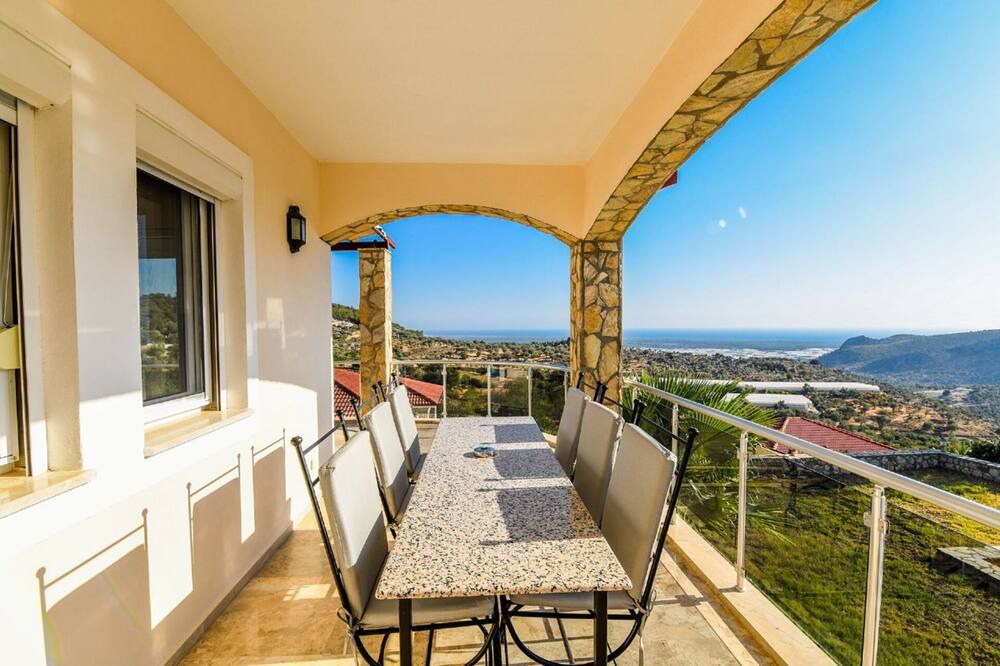 Photo of Patio Balcony in Faralya