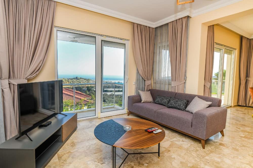 Photo of Livingroom in Faralya
