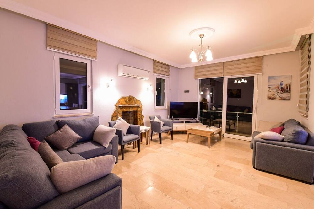 Photo of Livingroom in Faralya
