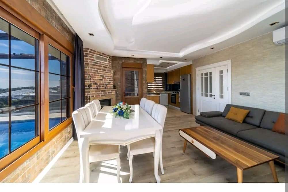 Photo of Livingroom in Seki