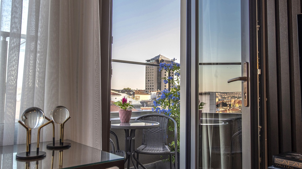 Photo of Patio Balcony in Besiktas