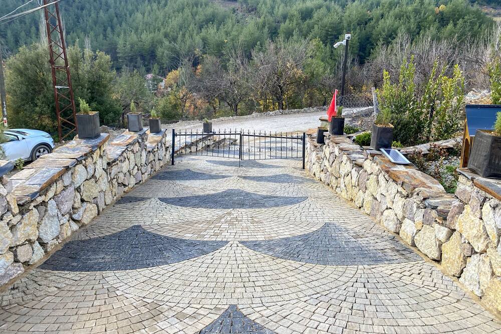 Photo of Outdoor in Feke