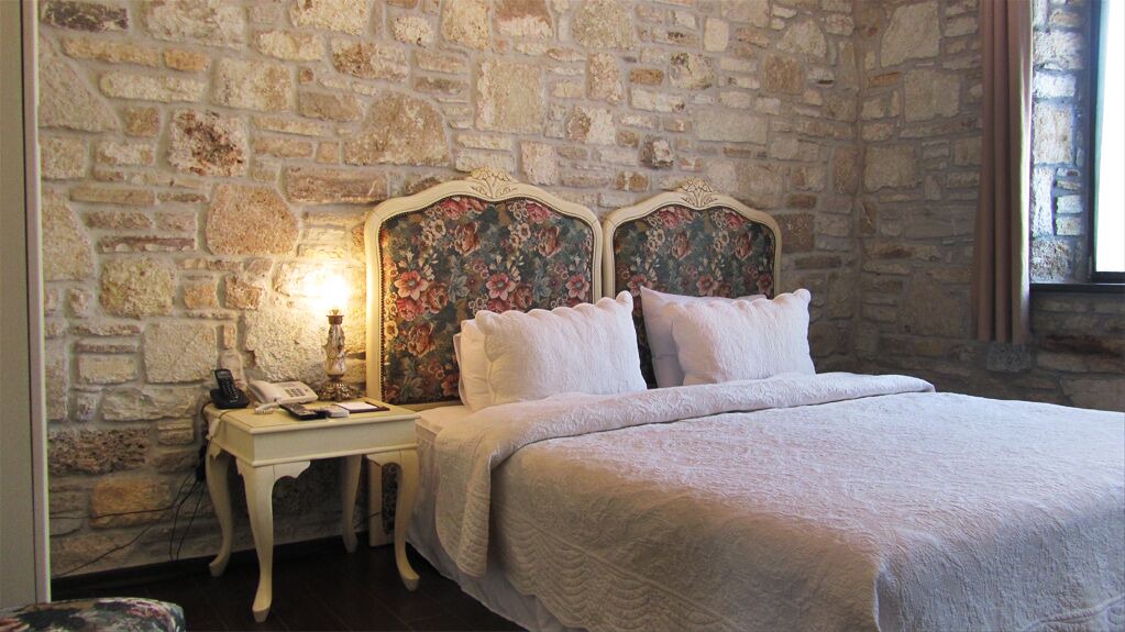 Photo of Bedroom in Yenifoca