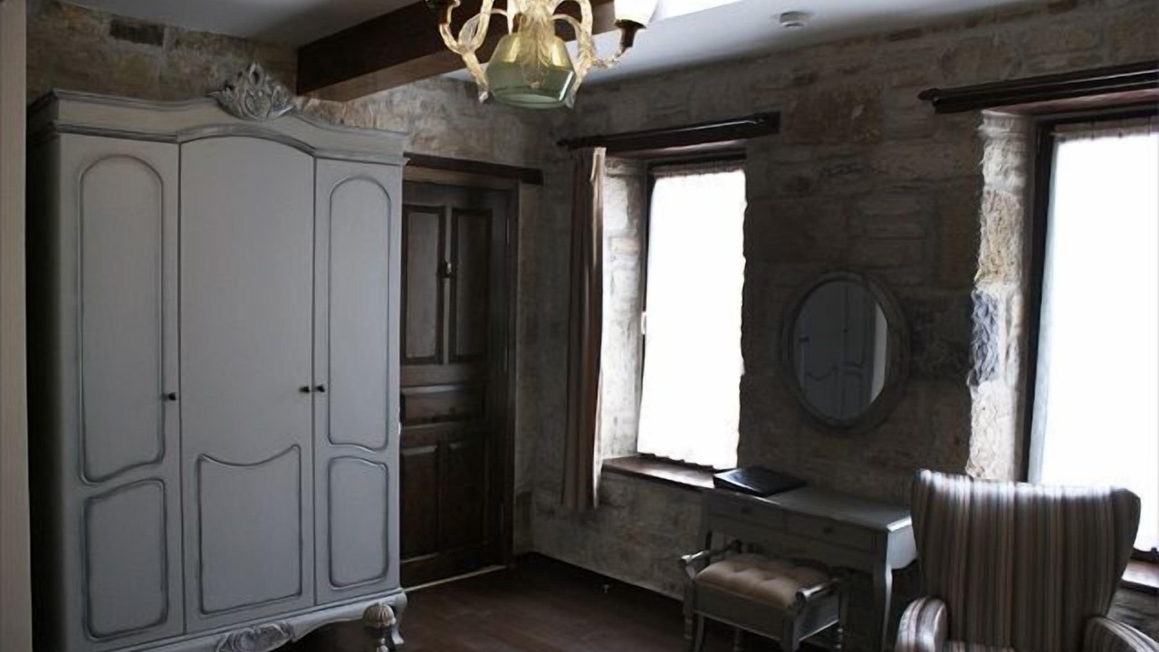 Photo of Bedroom in Yenifoca