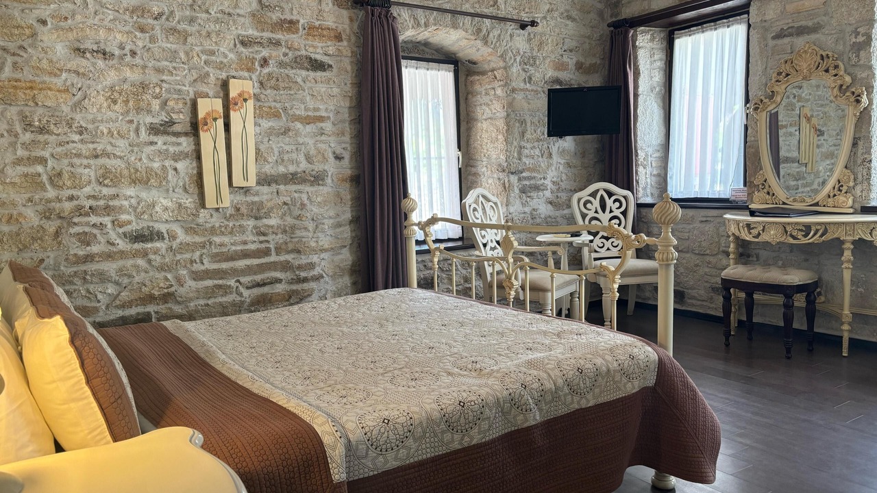 Photo of Bedroom in Yenifoca