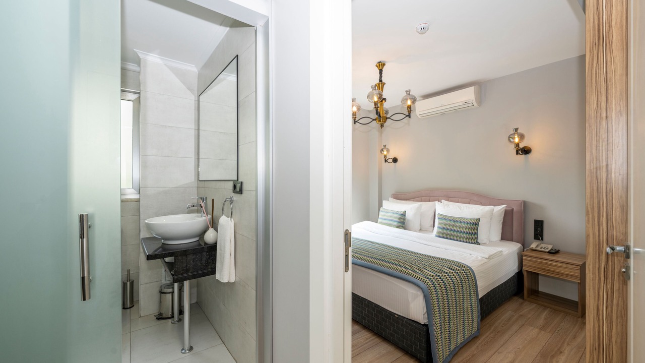Photo of Bathroom in Cihangir