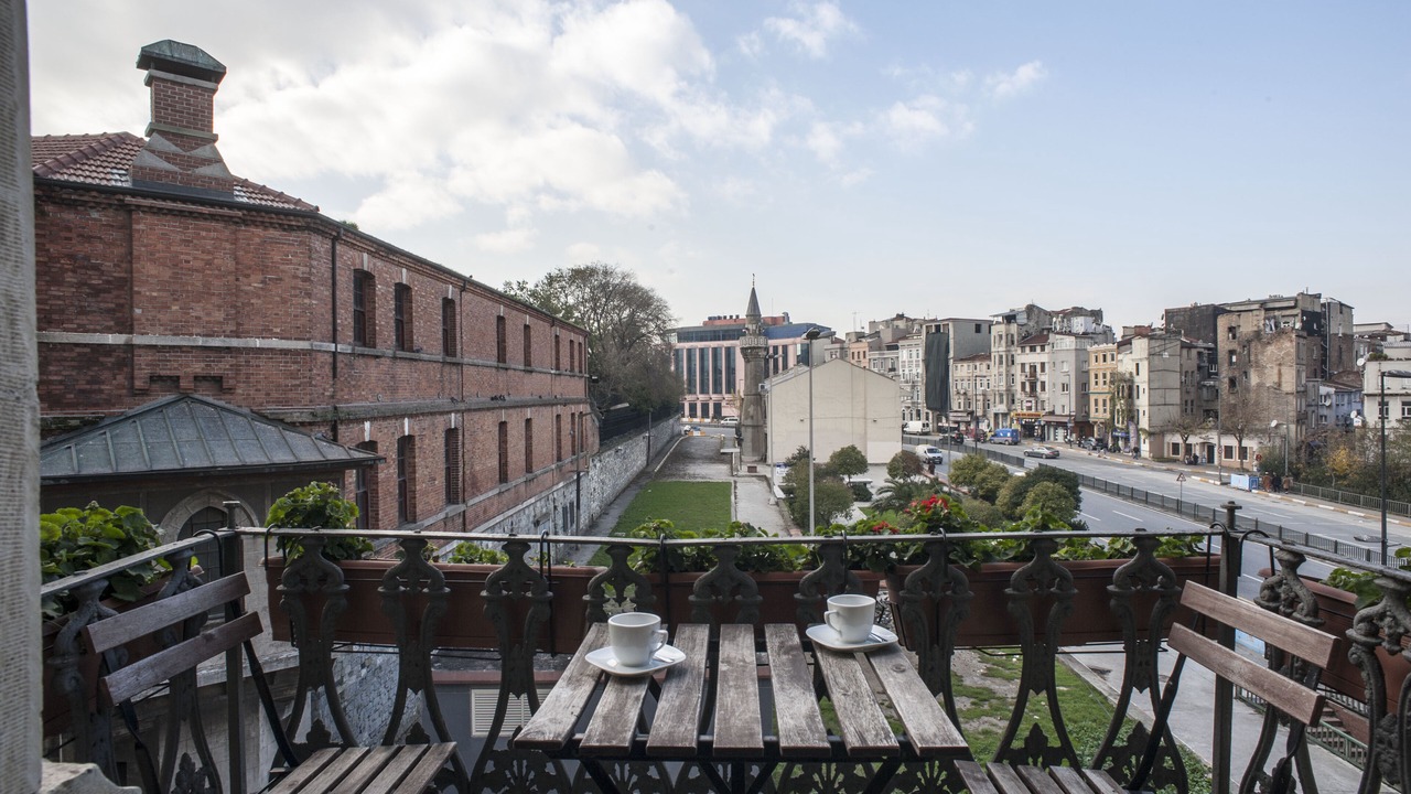 Photo of Patio Balcony in Pera