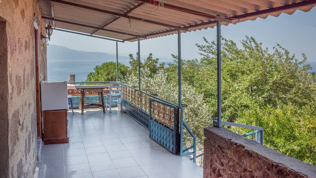 Photo of Patio Balcony in Behram
