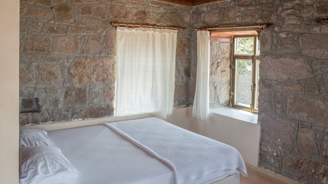 Photo of Bedroom in Behram