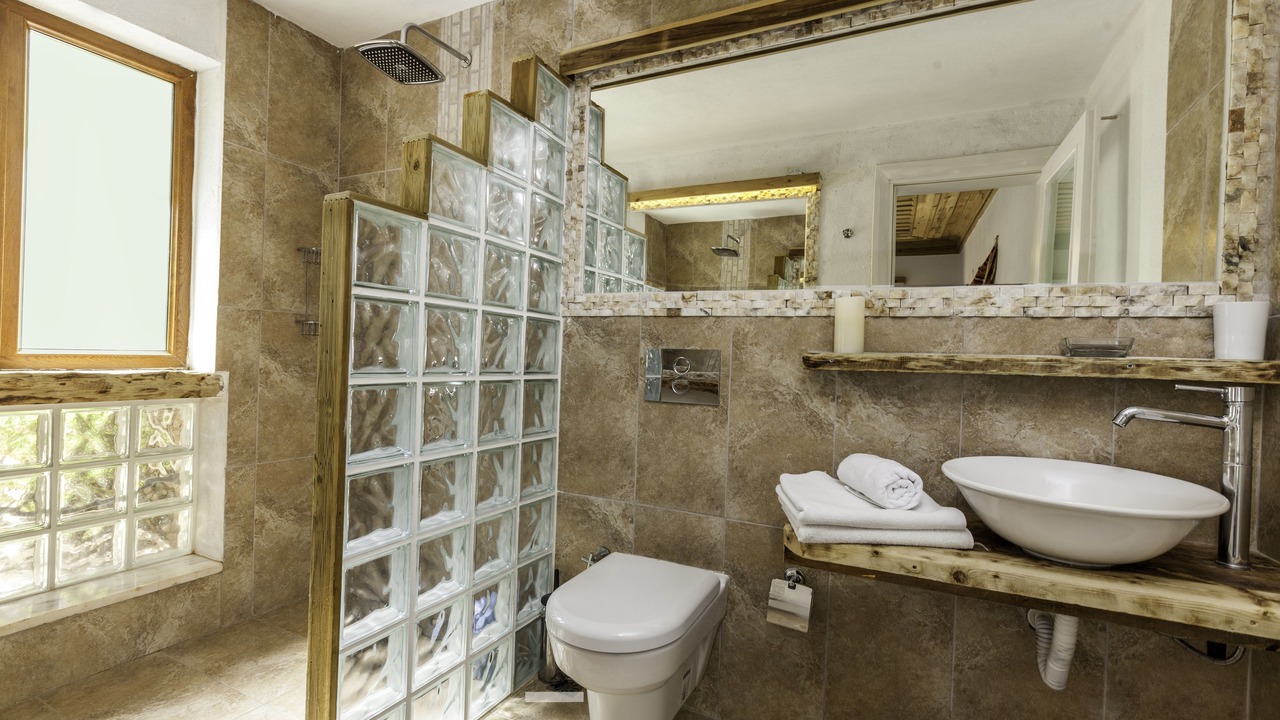 Photo of Bathroom in Mentese