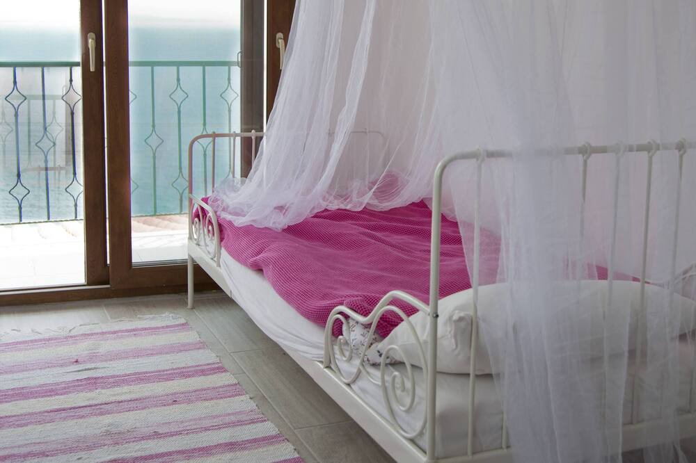 Photo of Bedroom in Candarli