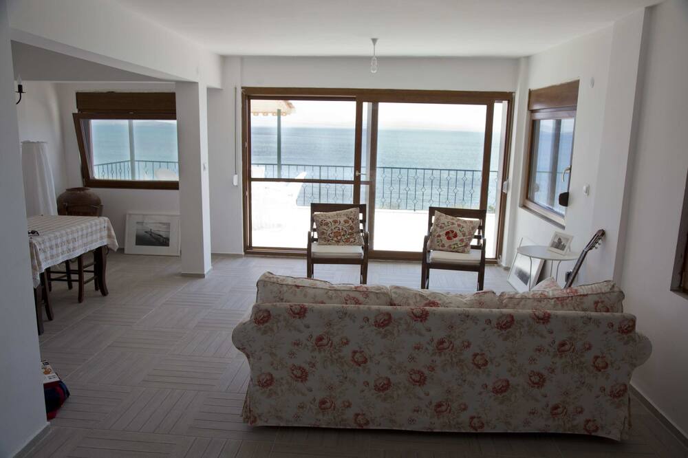 Photo of Livingroom in Candarli
