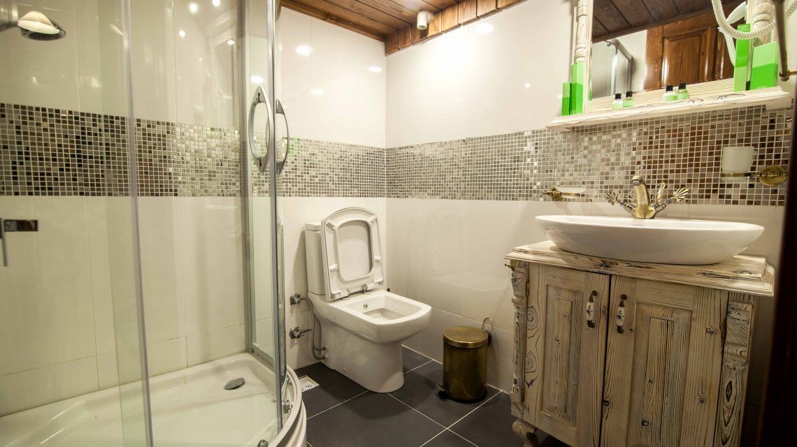 Photo of Bathroom in Yenifoca