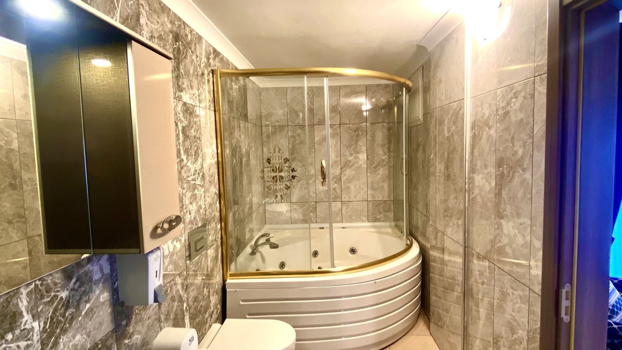 Photo of Bathroom in Of