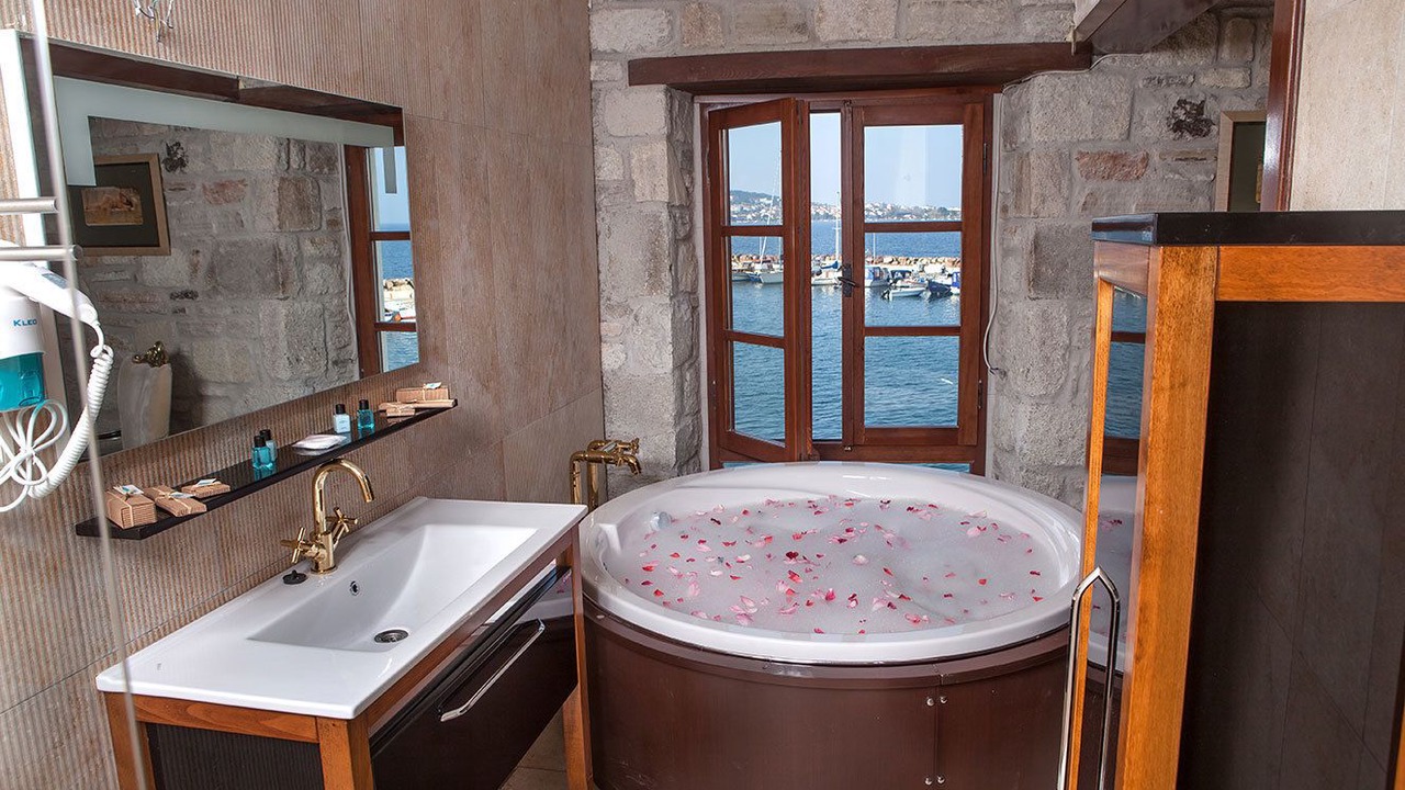 Photo of Bathroom in Yenifoca