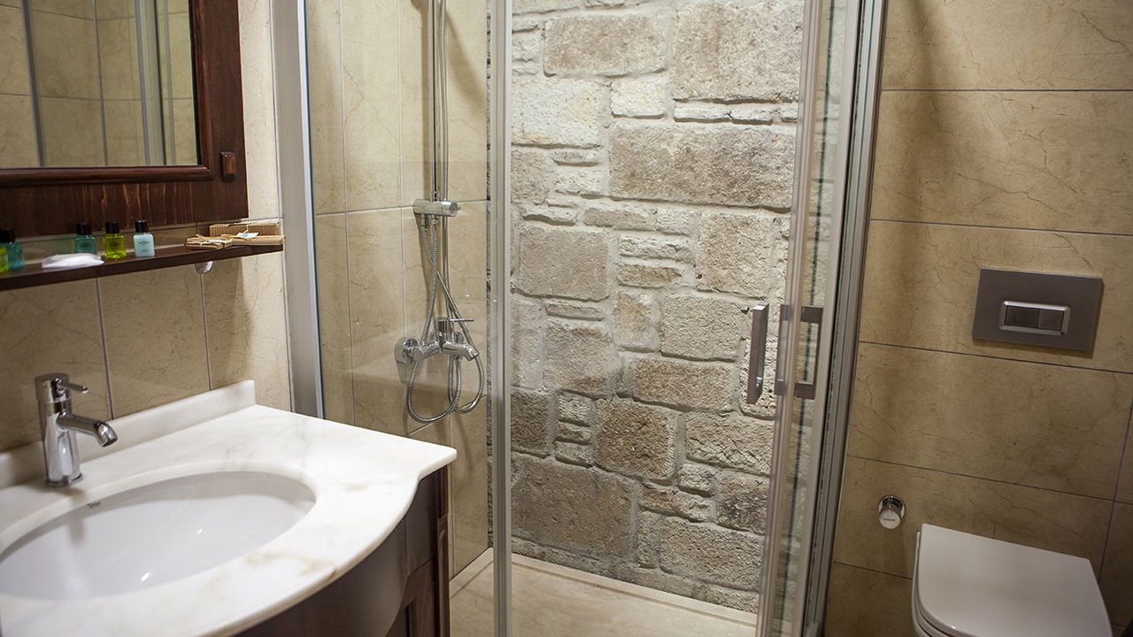Photo of Bathroom in Yenifoca
