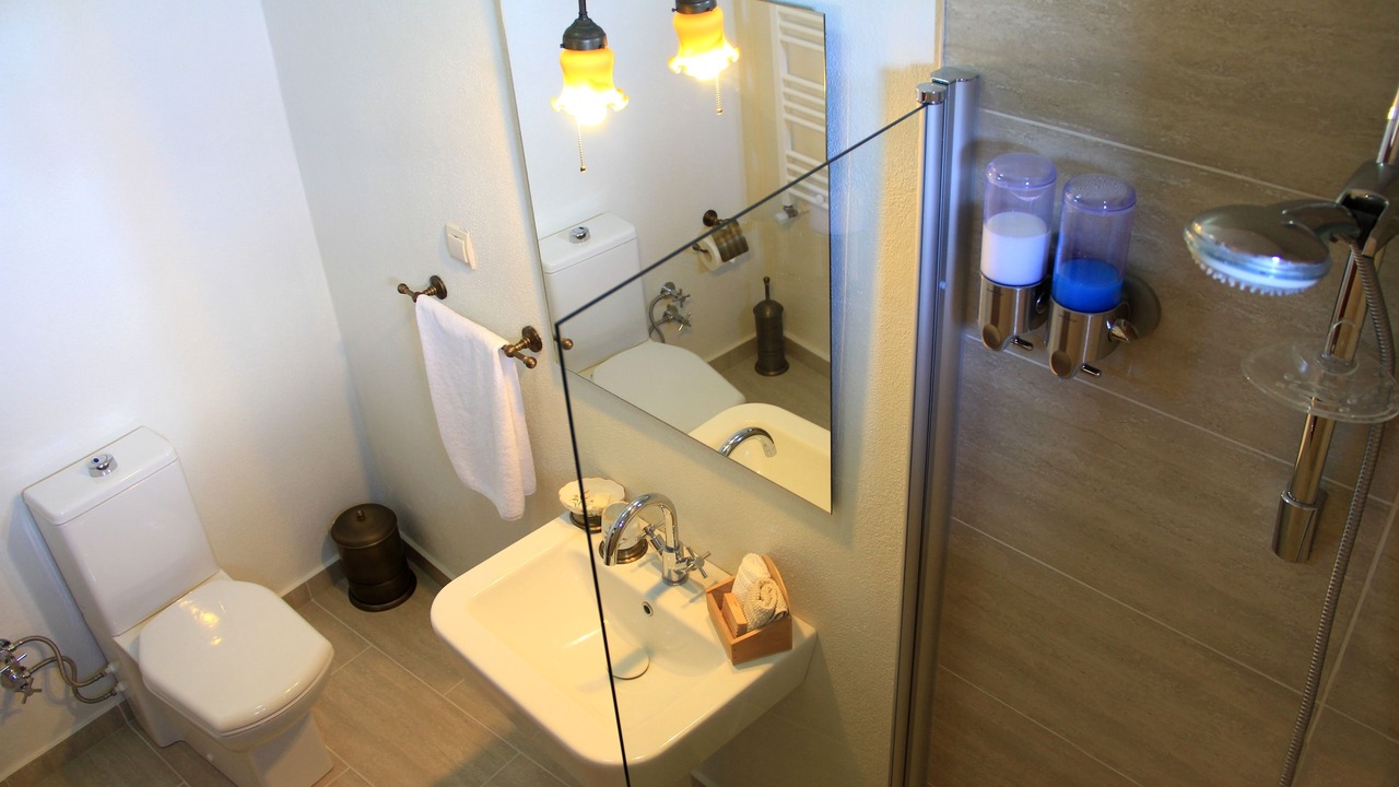 Photo of Bathroom in Behram
