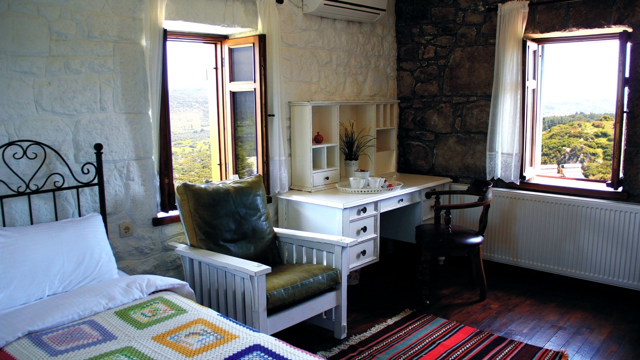 Photo of Bedroom in Behram