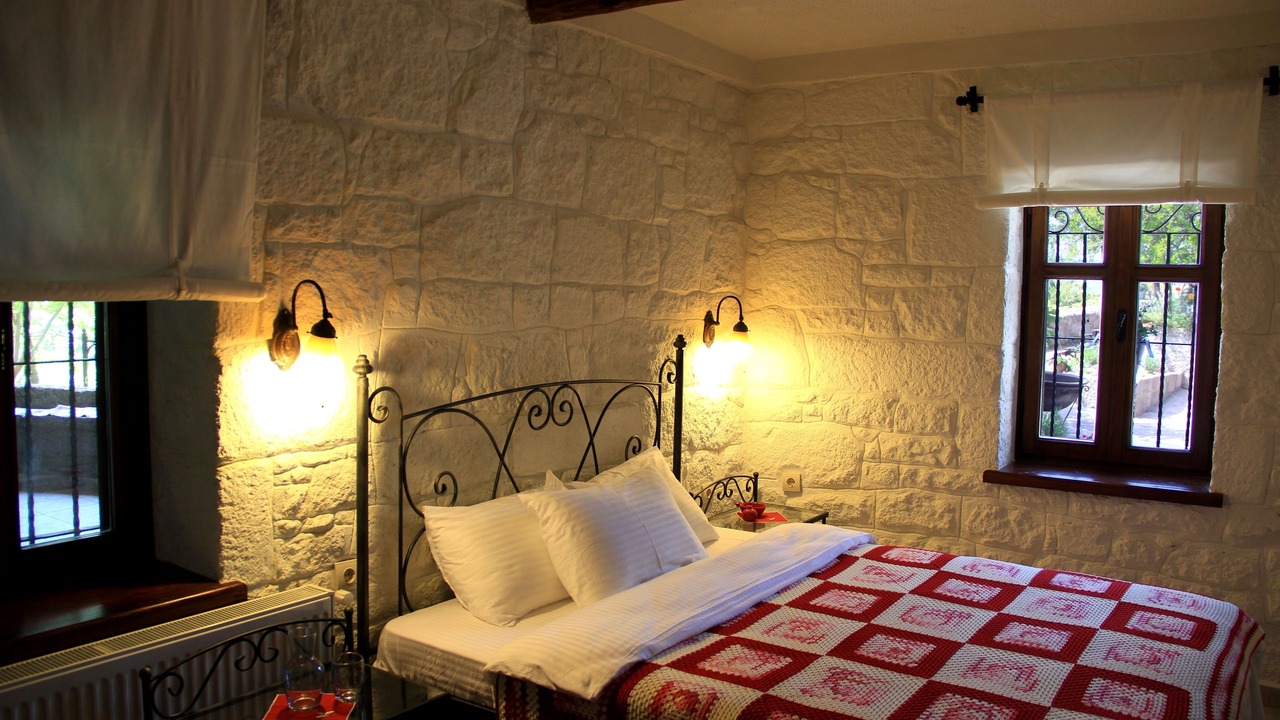 Photo of Bedroom in Behram