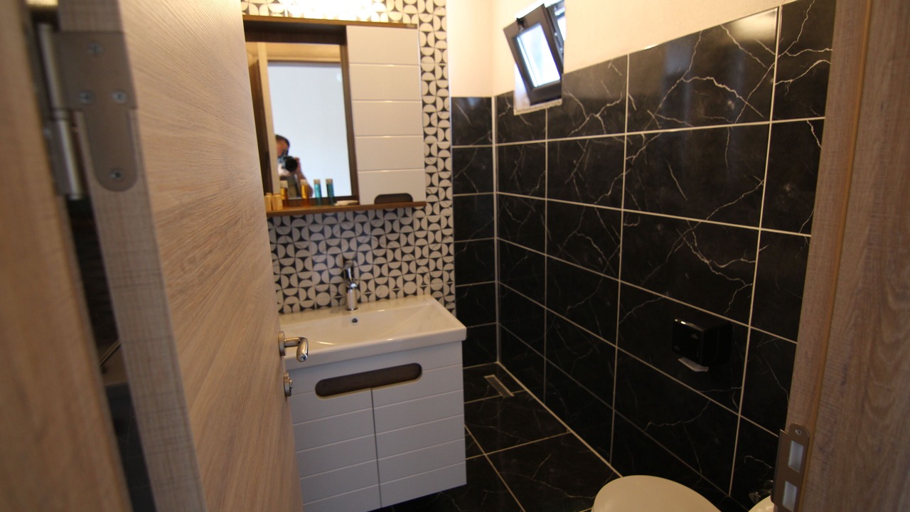 Photo of Bathroom in Ezine