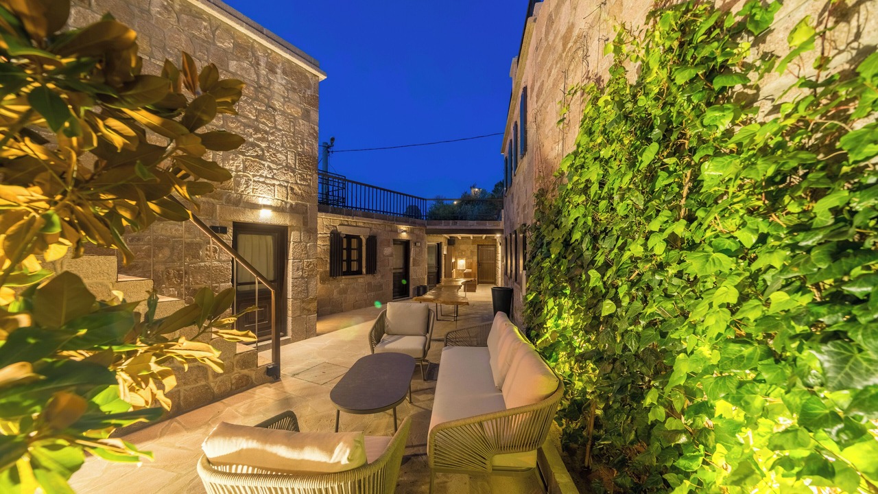 Photo of Patio Balcony in Behram