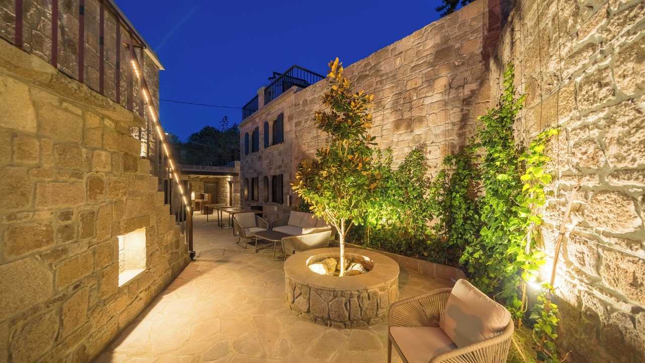 Photo of Patio Balcony in Behram