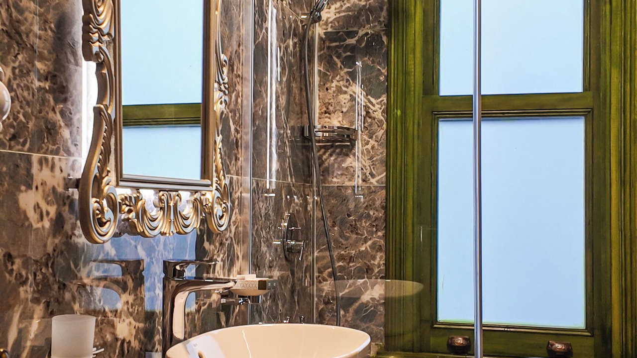 Photo of Bathroom in Old City