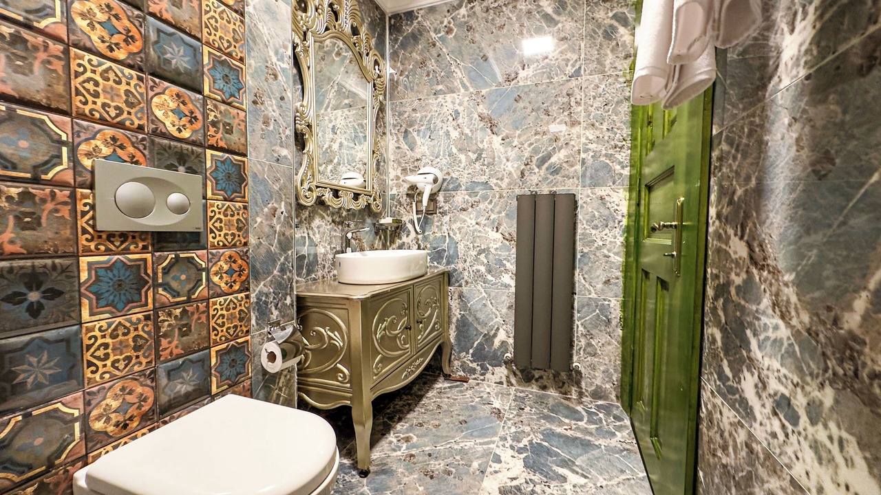 Photo of Bathroom in Old City