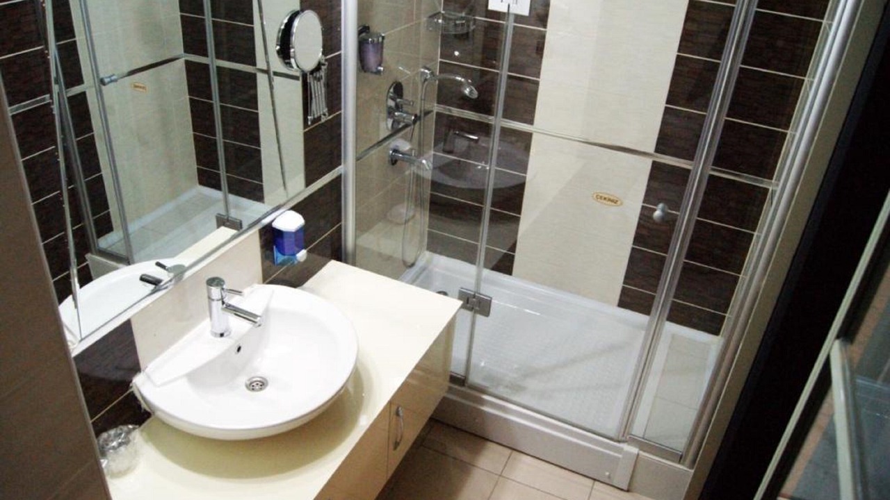 Photo of Bathroom in Karesi