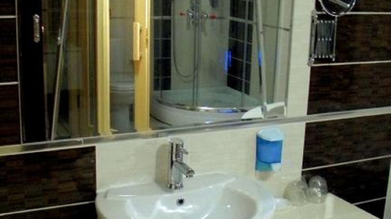 Photo of Bathroom in Karesi