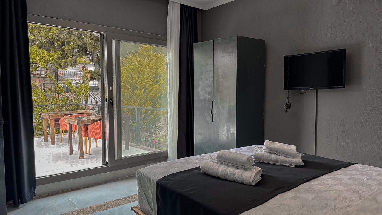 Photo of Bedroom in Yenifoca