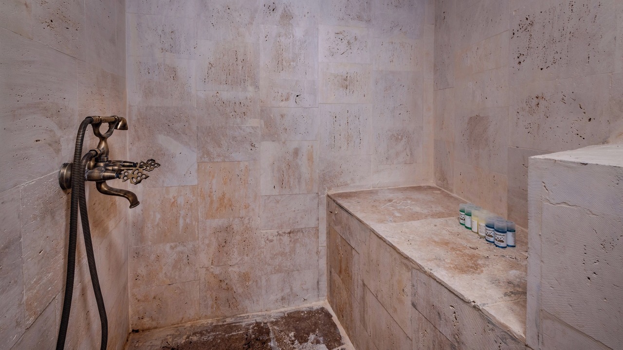 Photo of Bathroom in Nar