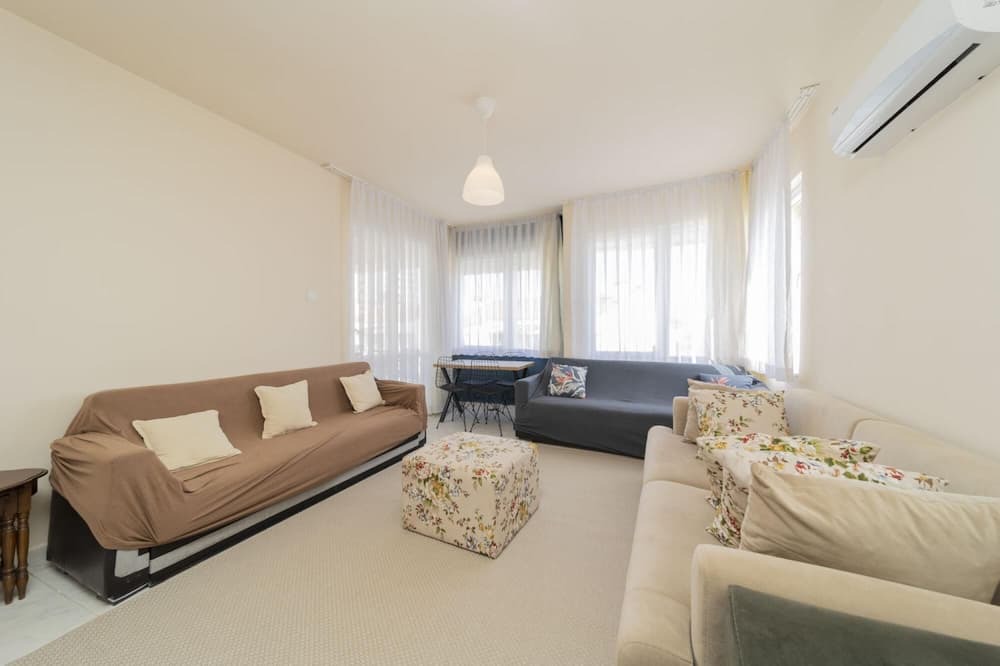 Photo of Livingroom in Lara