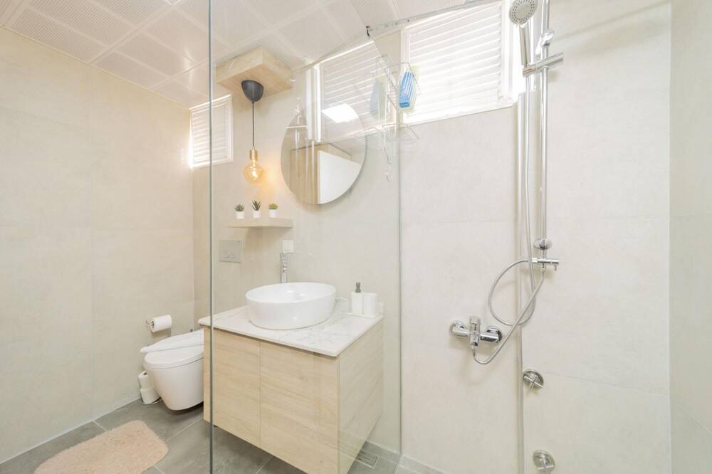 Photo of Bathroom in Lara