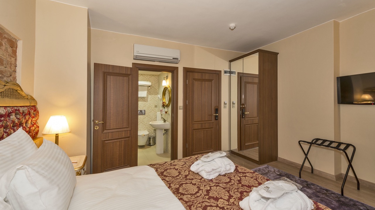 Photo of Bedroom in Galata