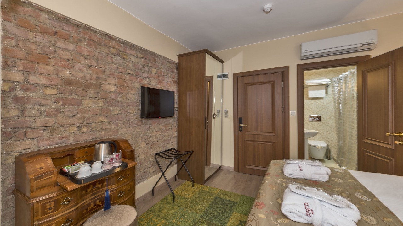 Photo of Bedroom in Galata