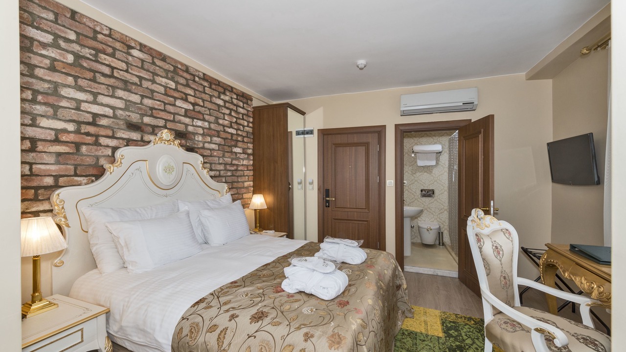 Photo of Bedroom in Galata